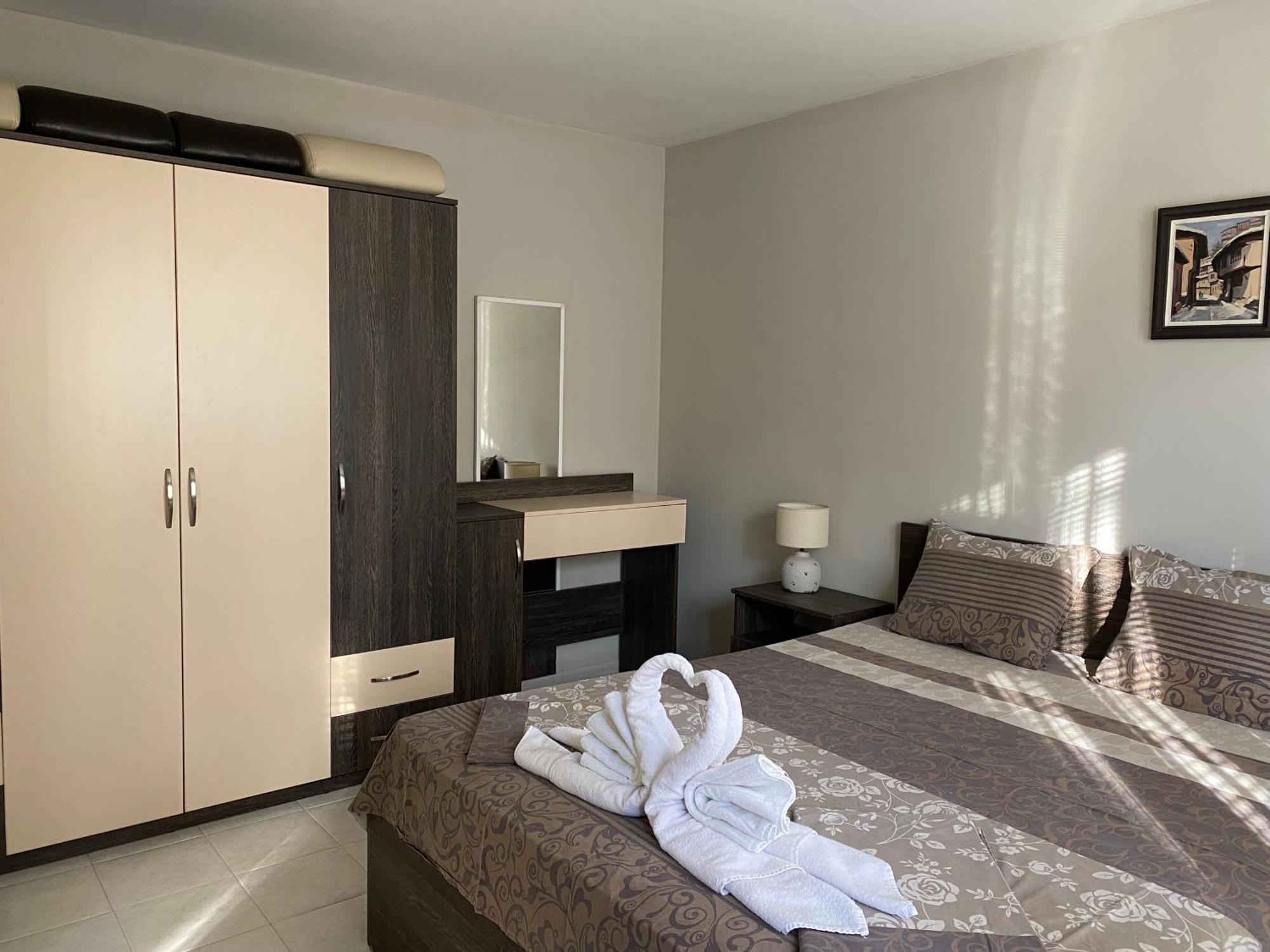 Gala Apartment Veliko Tărnovo Esterno foto